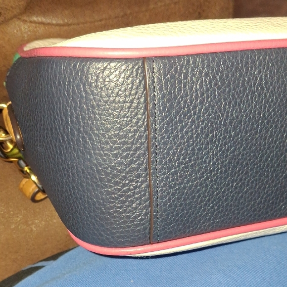 Coach White and Green Bag Pebbled Leather with Embossed Logo - Picture 10 of 11